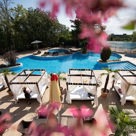 Apollo Spa Resort - Premium All-Inclusive , Pools & Free Beach, Individual Ac In Every Room Sables d'or Extérieur photo