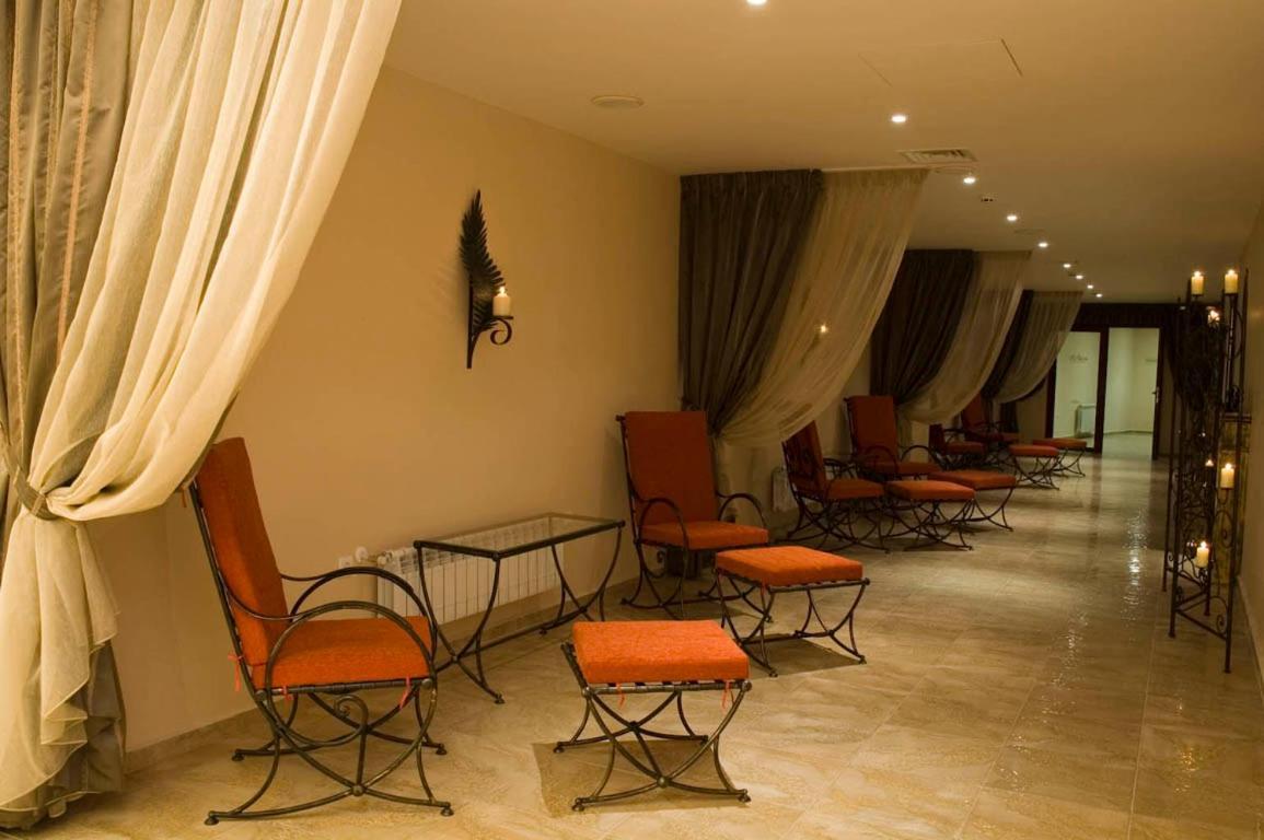 Apollo Spa Resort - Premium All-Inclusive , Pools & Free Beach, Individual Ac In Every Room Sables d'or Extérieur photo
