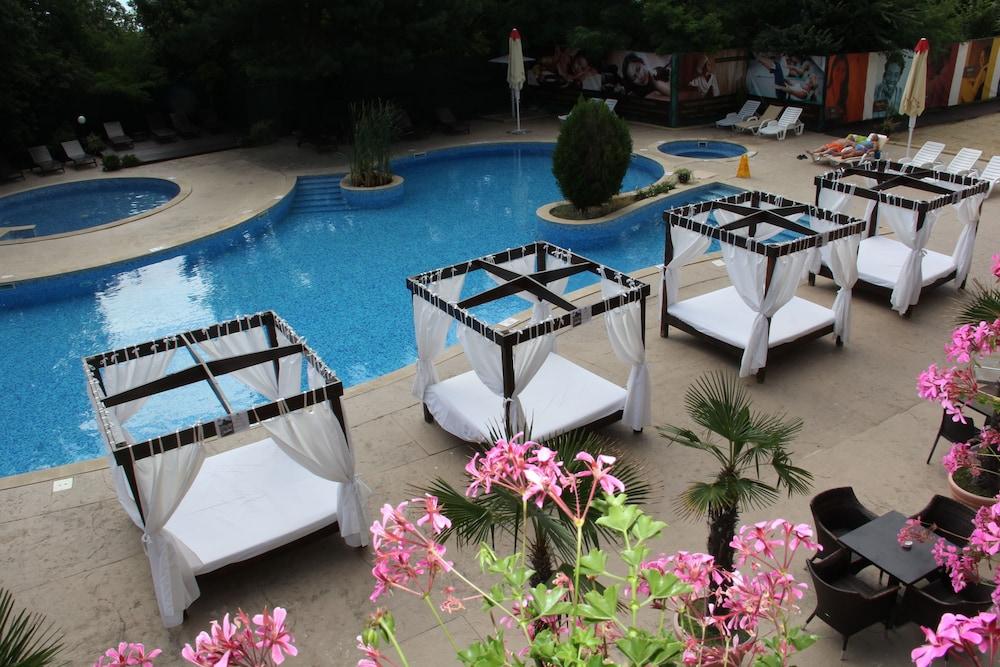 Apollo Spa Resort - Premium All-Inclusive , Pools & Free Beach, Individual Ac In Every Room Sables d'or Extérieur photo
